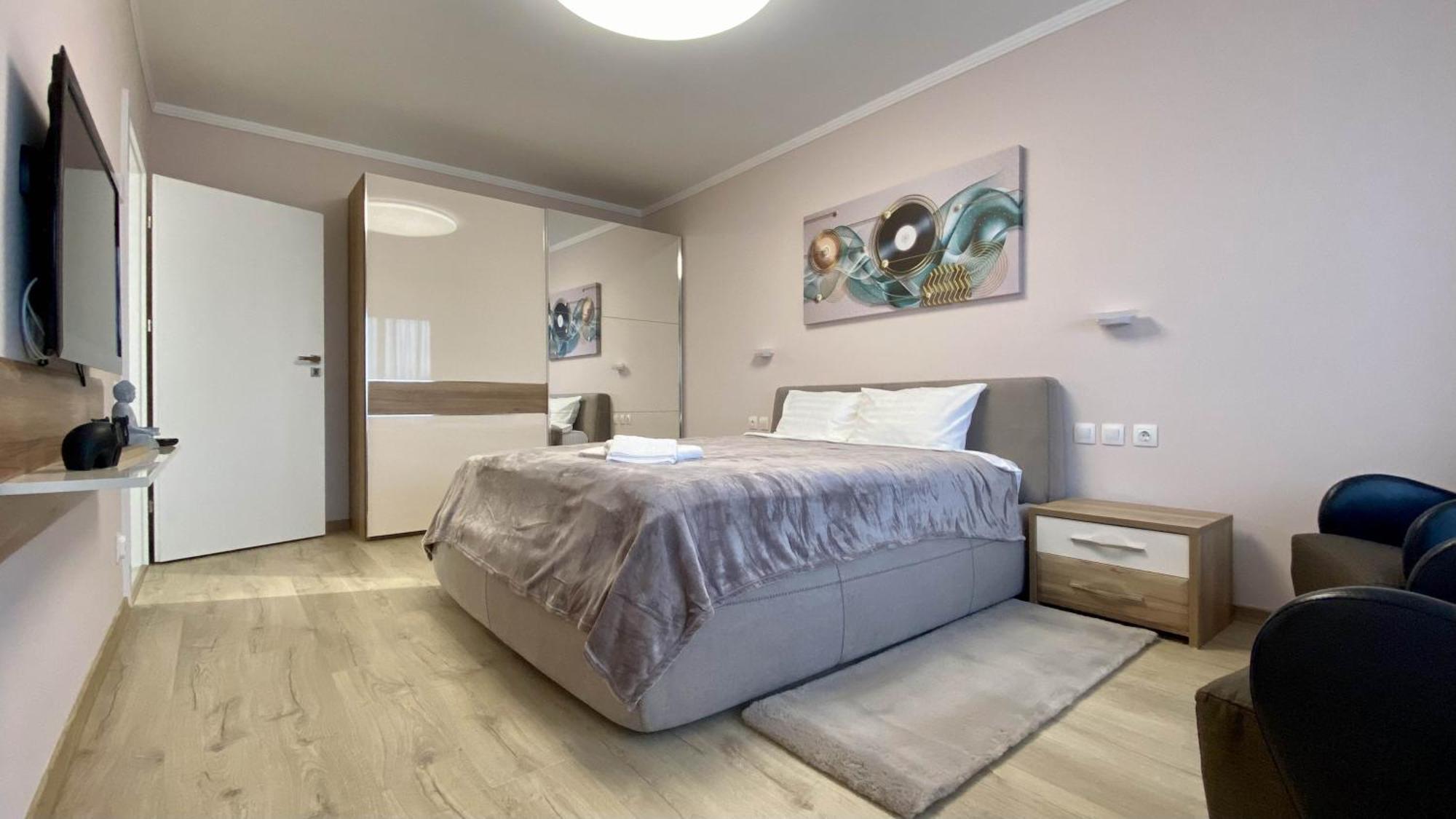 This Is Us Apartments Oradea Bagian luar foto